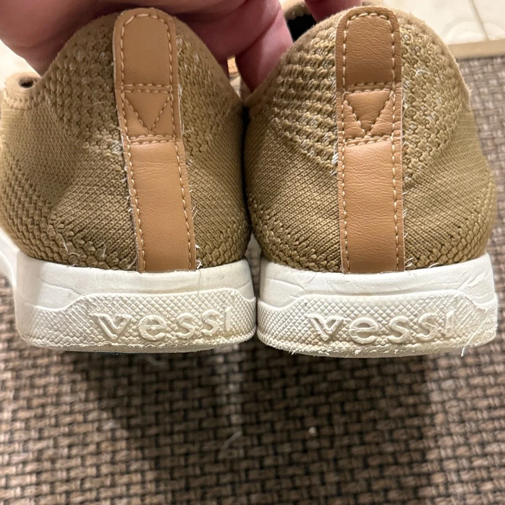 Vessi Weekend Classic Women’s Waterproof Sneakers (size 6) - Picture 6 of 8